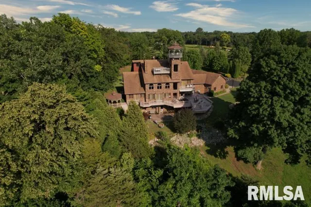 $1,025,000 | 3939 Musholt Strasse Lane, Quincy, IL 62305