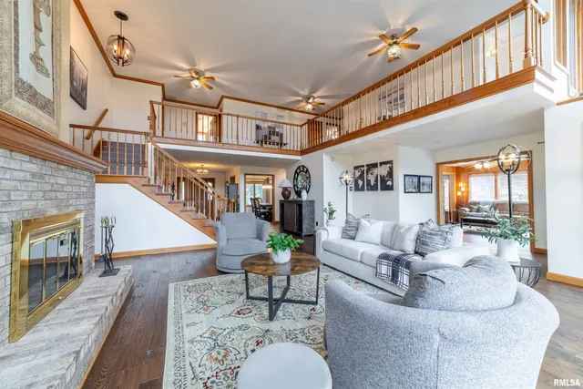 $1,025,000 | 3939 Musholt Strasse Lane, Quincy, IL 62305