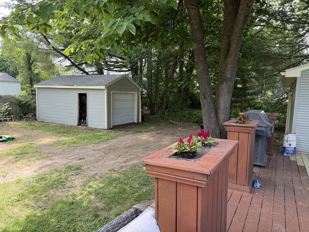 91 Spikenard Circle Springfield, MA 01129 - Photo 4 of 30
