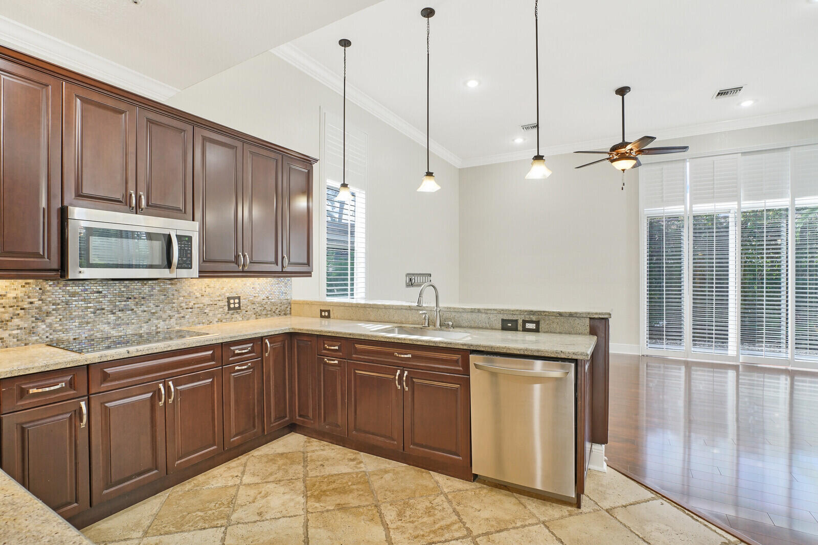 6135 Vista Linda Lane Boca Raton, FL 33433 - Photo 14 of 40 OPEN AND BRIGHT LIVING AREA