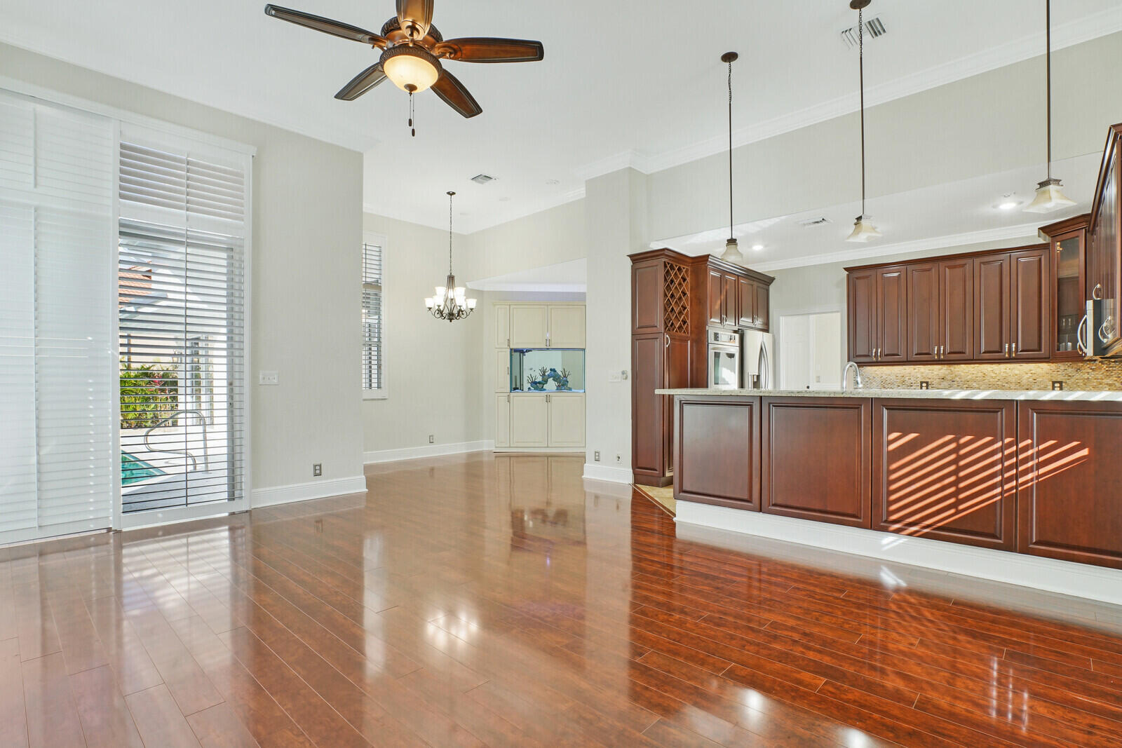 6135 Vista Linda Lane Boca Raton, FL 33433 - Photo 15 of 40 BREAKFAST BAR