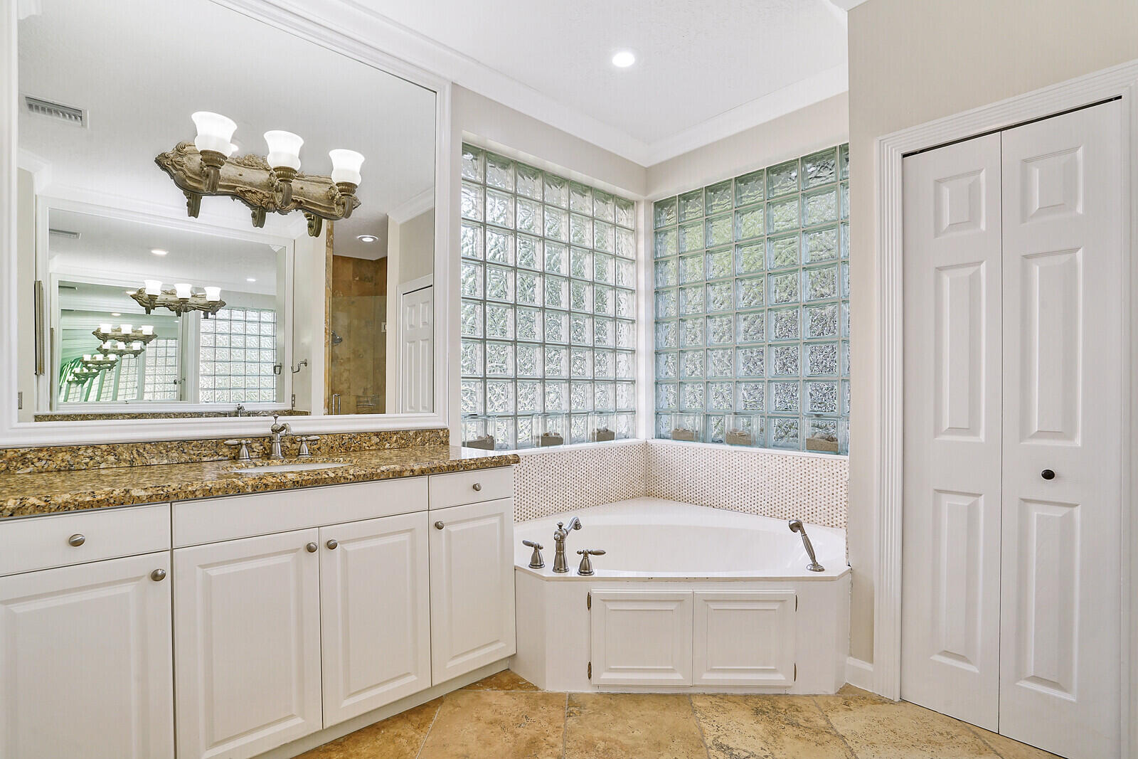 6135 Vista Linda Lane Boca Raton, FL 33433 - Photo 25 of 40 MASTER BATHROOM