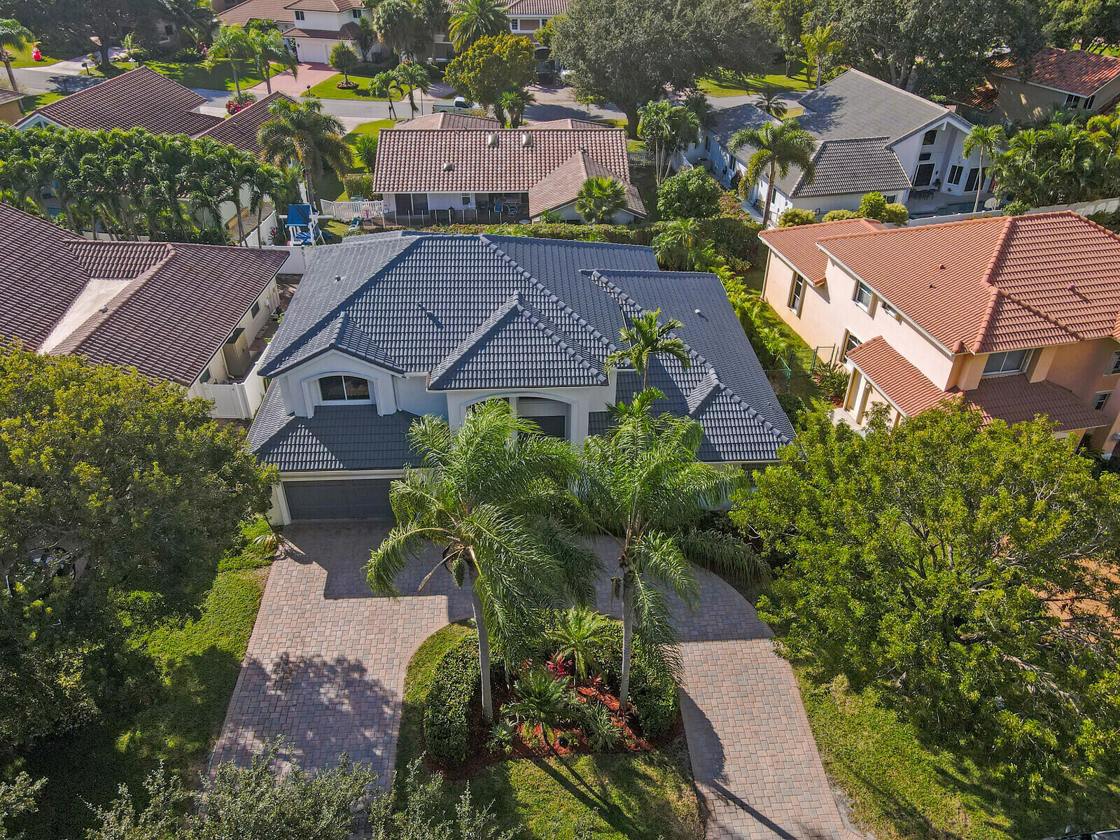 6135 Vista Linda Lane Boca Raton, FL 33433 - Photo 4 of 40 LARGE FRONT TARD SPACE