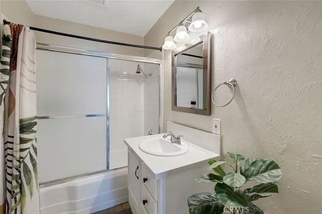 $1,099,000 | 2905 Magnolia Avenue, Long Beach, CA 90806