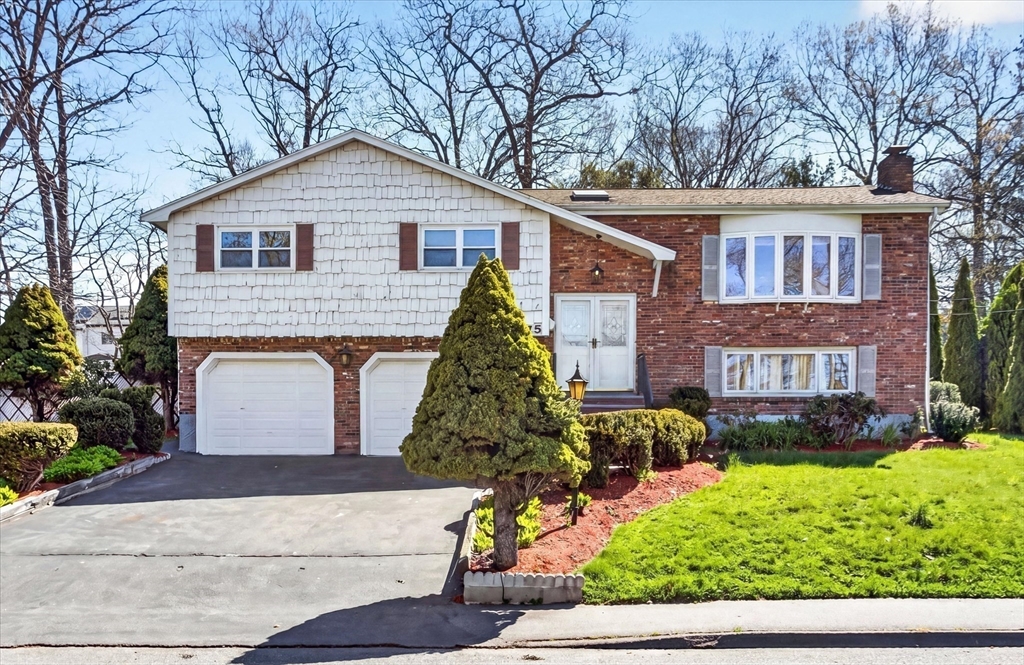 25 Gloversbrook Road Randolph, MA 02368 - Photo 37 of 40