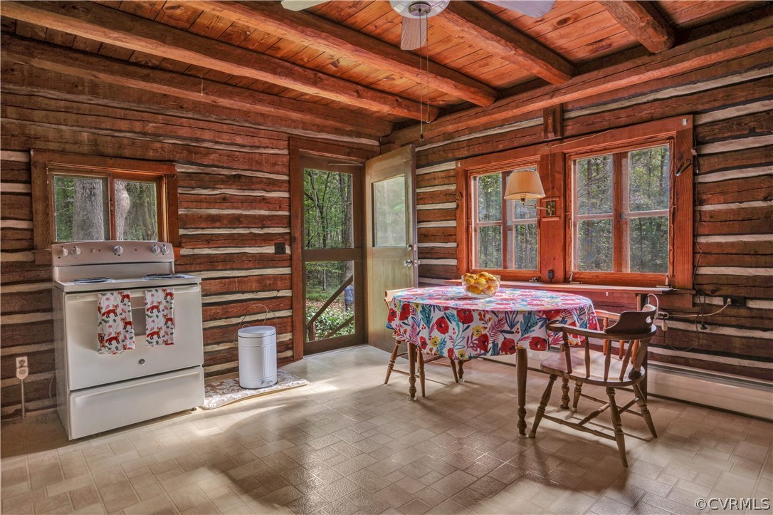 1444 Genito Road Manakin-Sabot, VA 23103 - Photo 10 of 47 a patio with a table and chairs