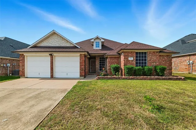 $2,700 | 2711 Lake Way Drive, Grand Prairie, TX 75052