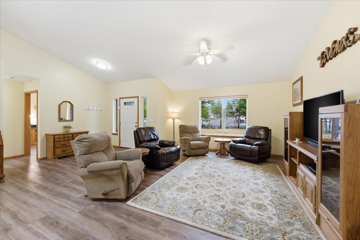 51475 Wheeler Road La Pine, OR 97739 - Photo 10 of 59 10-022_DSC07580