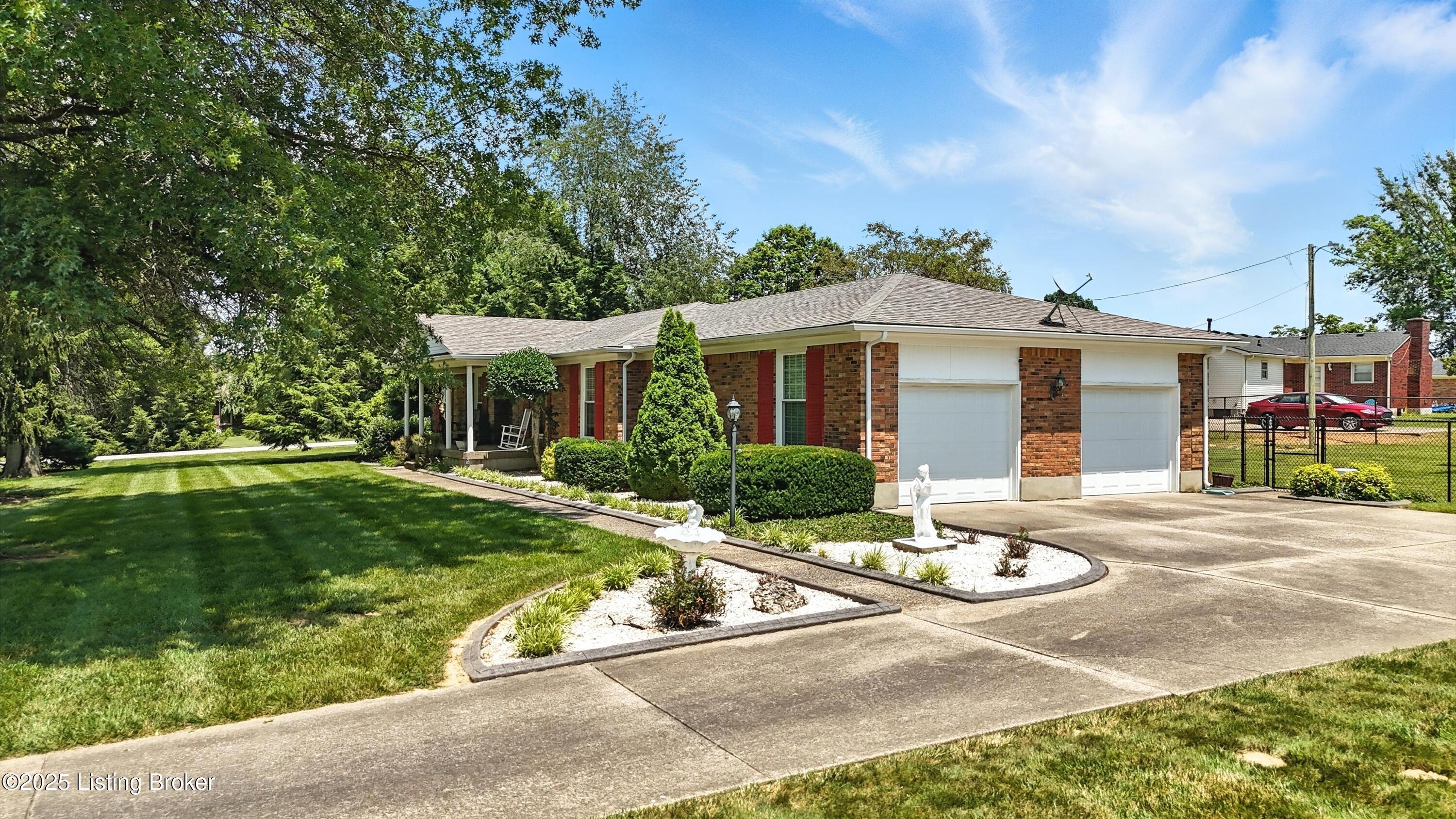 116 Mill Run Road Shepherdsville, KY 40165 - Photo 1 of 35 4_116millrun_louisvillerealestatemedia_0