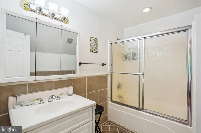 $1,699,900 | 9201 Laurel Oak Drive, Bethesda, MD 20817