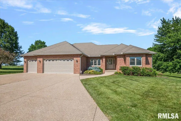 $575,000 | 1582 West Autumn Ridge Road, Sherman, IL 62707