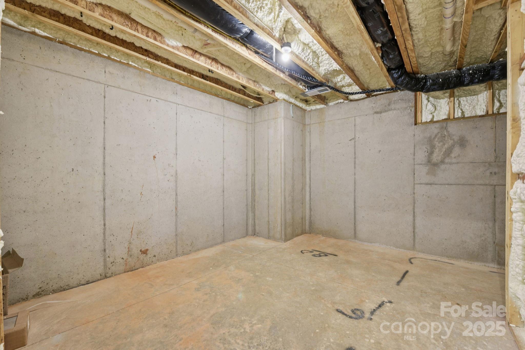 712 Palmer Pendleton Way York, SC 29745 - Photo 29 of 36 a view of a room with an empty space