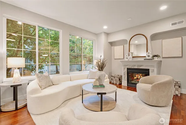 $706,800 | 18258 Northeast 96th Way, Unit 103, Redmond, WA 98052