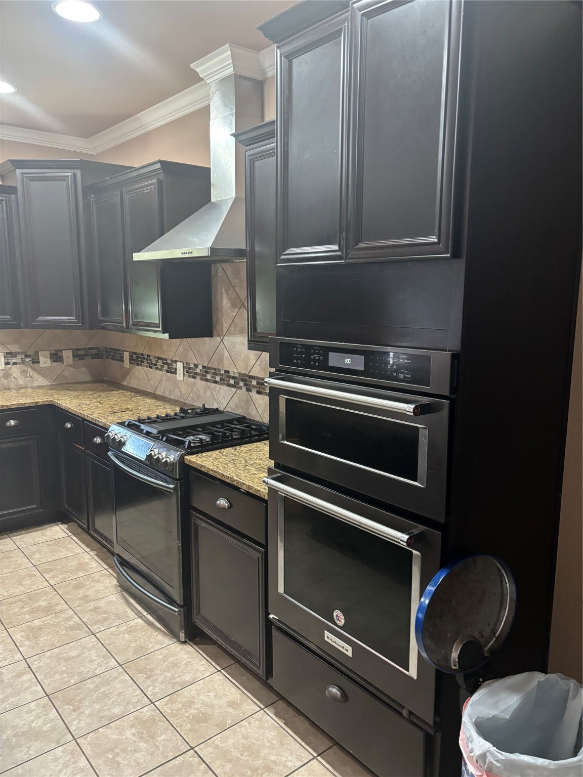 7 North Pine Road Texas City, TX 77591 - Photo 17 of 17 Kitchen-Built Ins