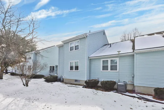 $2,250 | 12 Kevin Drive, Unit 12, East Windsor, CT 06088