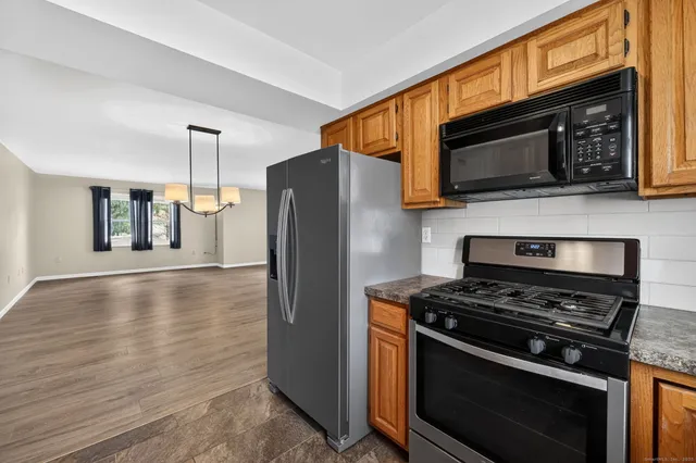 $2,250 | 12 Kevin Drive, Unit 12, East Windsor, CT 06088