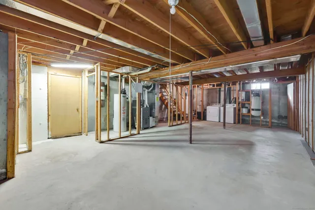 $2,250 | 12 Kevin Drive, Unit 12, East Windsor, CT 06088