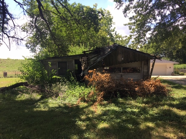 1112 North 29th Road Ottawa, IL 61350 - Photo 2 of 19