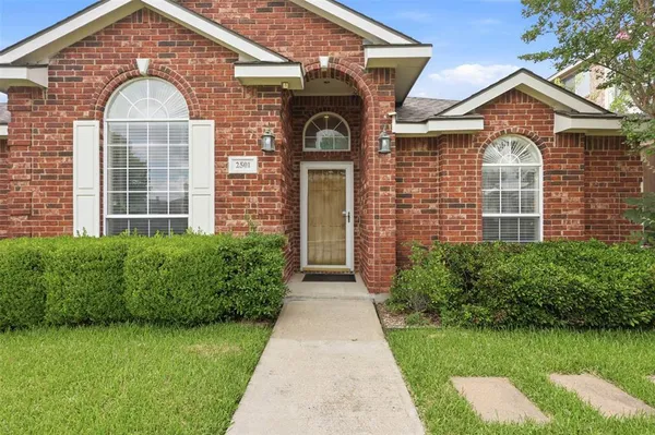 $315,000 | 2501 Saddlehorn Drive, Mesquite, TX 75181