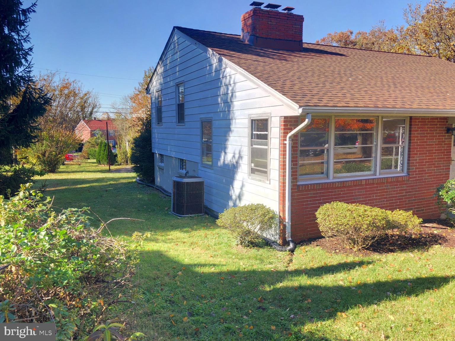 1402 Shefford Road Baltimore, MD 21239 - Photo 3 of 6