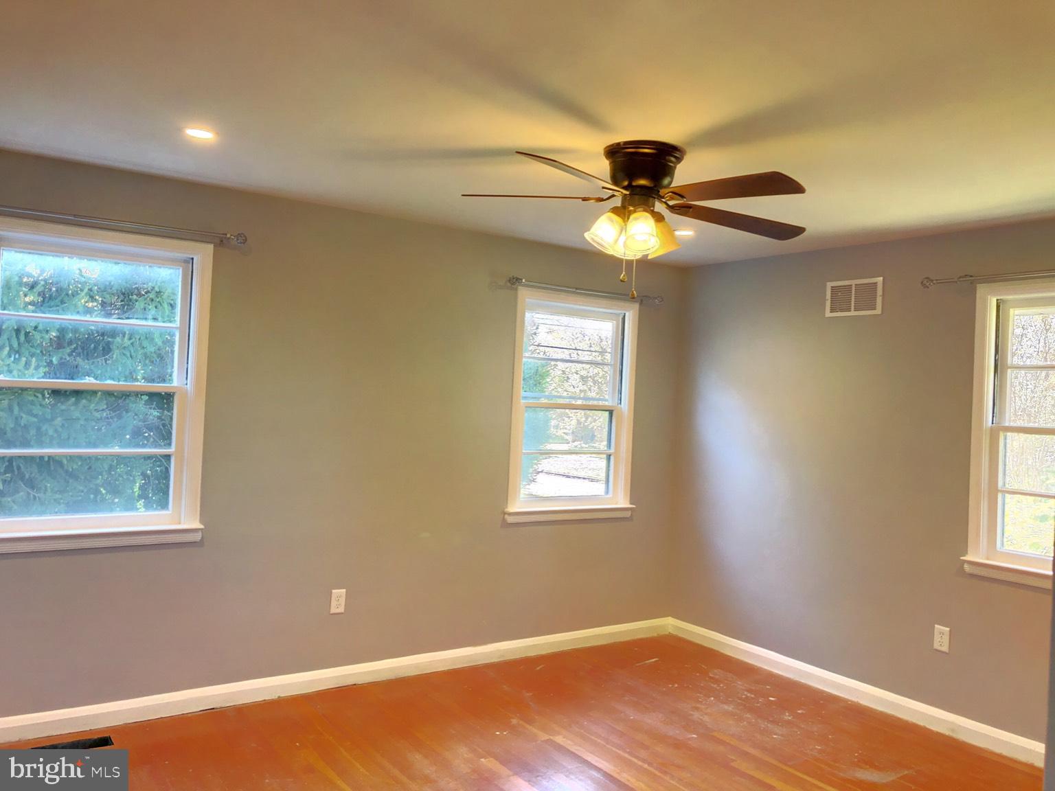 1402 Shefford Road Baltimore, MD 21239 - Photo 6 of 6