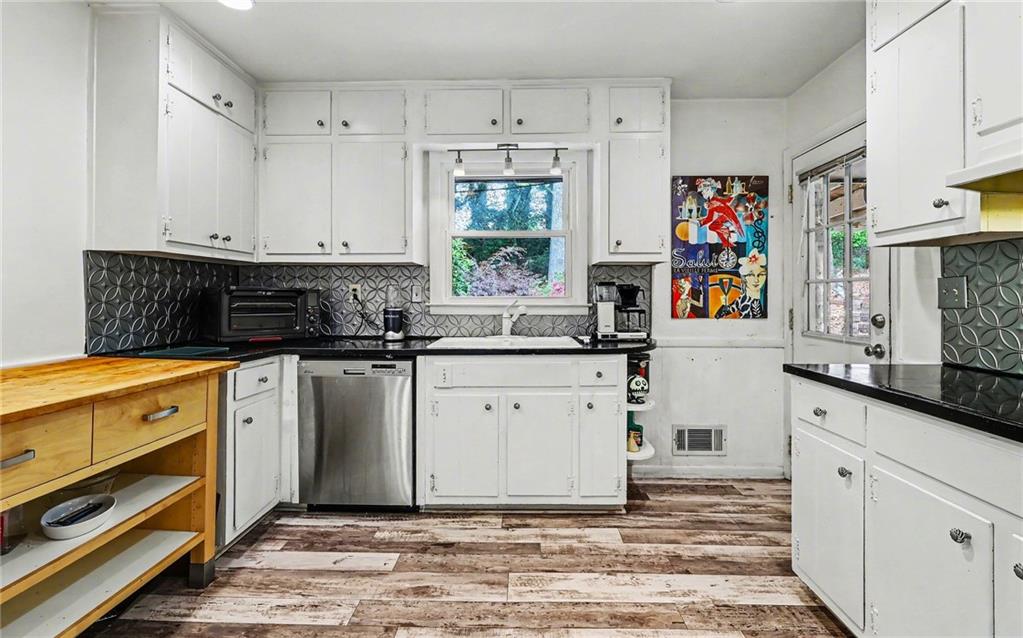 1455 Sanden Ferry Drive Decatur, GA 30033 - Photo 12 of 34