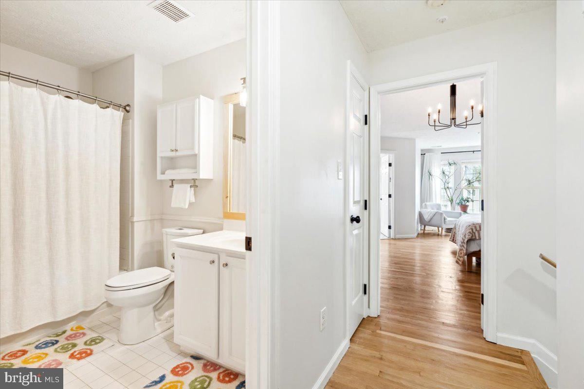 1715 Algonquin Road Frederick, MD 21701 - Photo 26 of 45 Upper level full bath