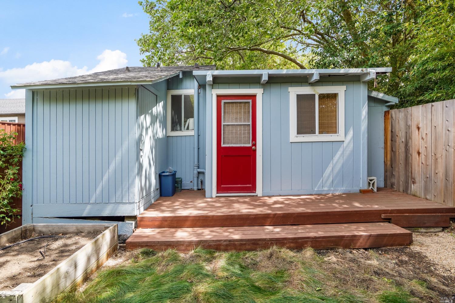 78 Nelson Avenue Mill Valley, CA 94941 - Photo 21 of 21 a backyard of a house