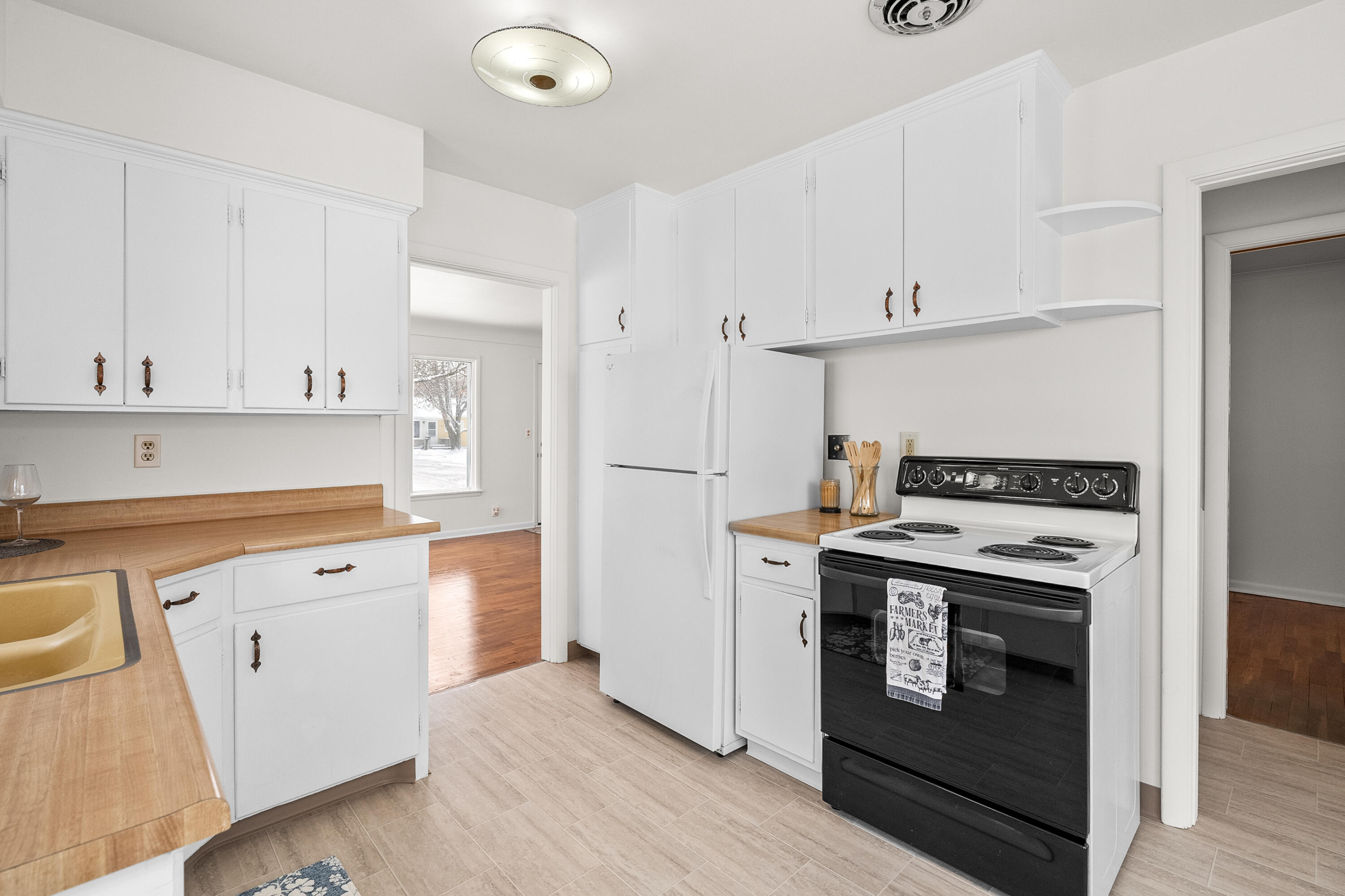 811 Craft Avenue Kalamazoo, MI 49048 - Photo 11 of 29 LC - Craft Ave 811 Kalamazoo 49048-11