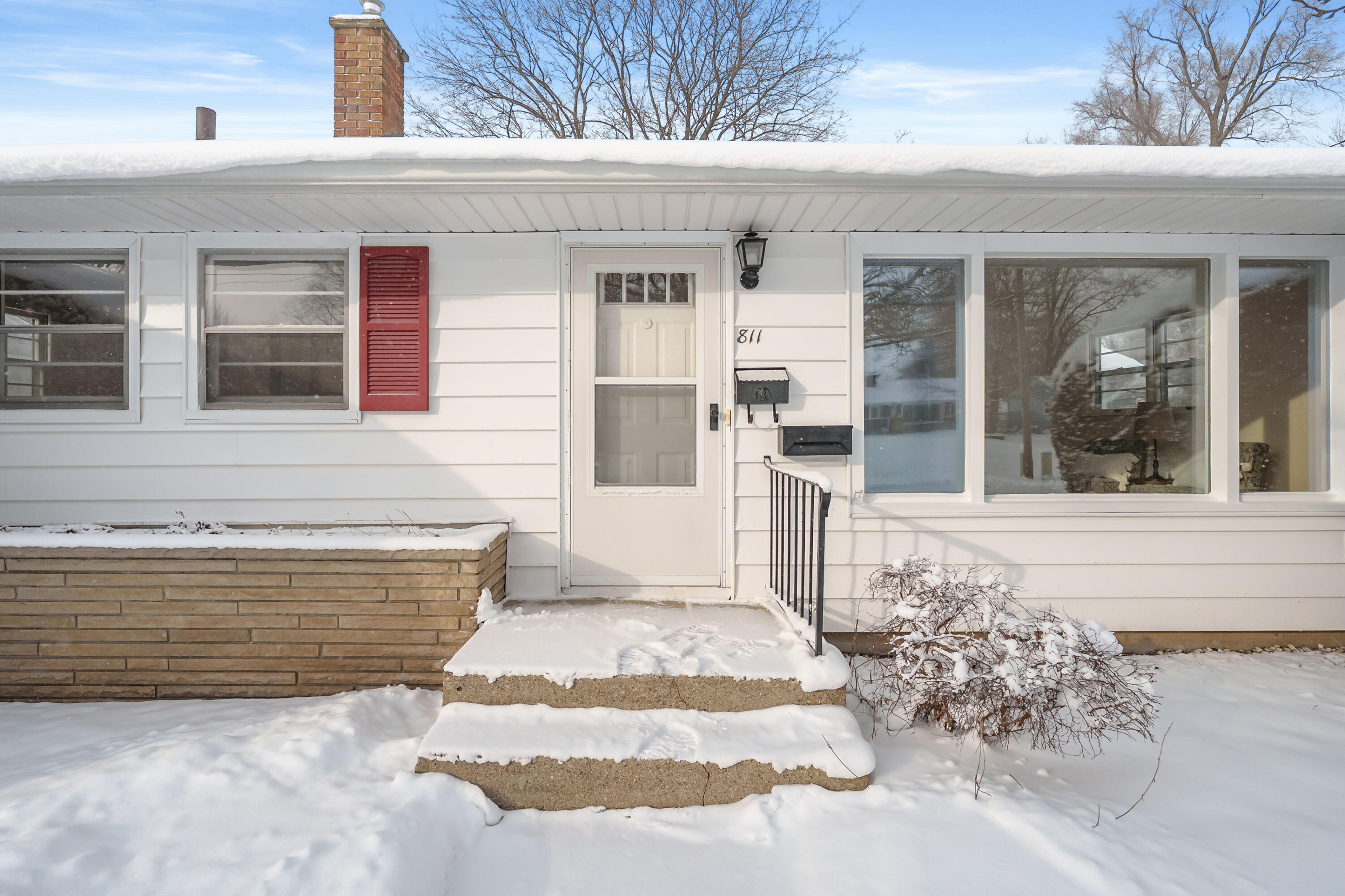 811 Craft Avenue Kalamazoo, MI 49048 - Photo 3 of 29 LC - Craft Ave 811 Kalamazoo 49048-3