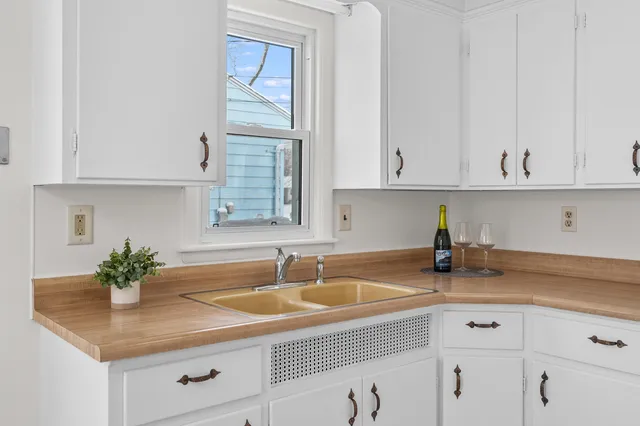 $209,900 | 811 Craft Avenue, Kalamazoo, MI 49048