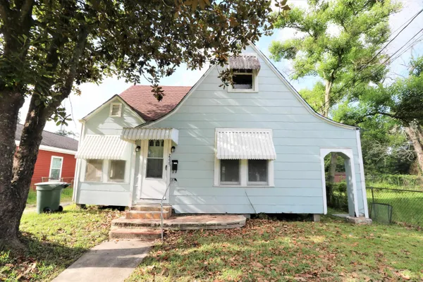 $1,395 | 2225 Fillmore Street, Beaumont, TX 77703