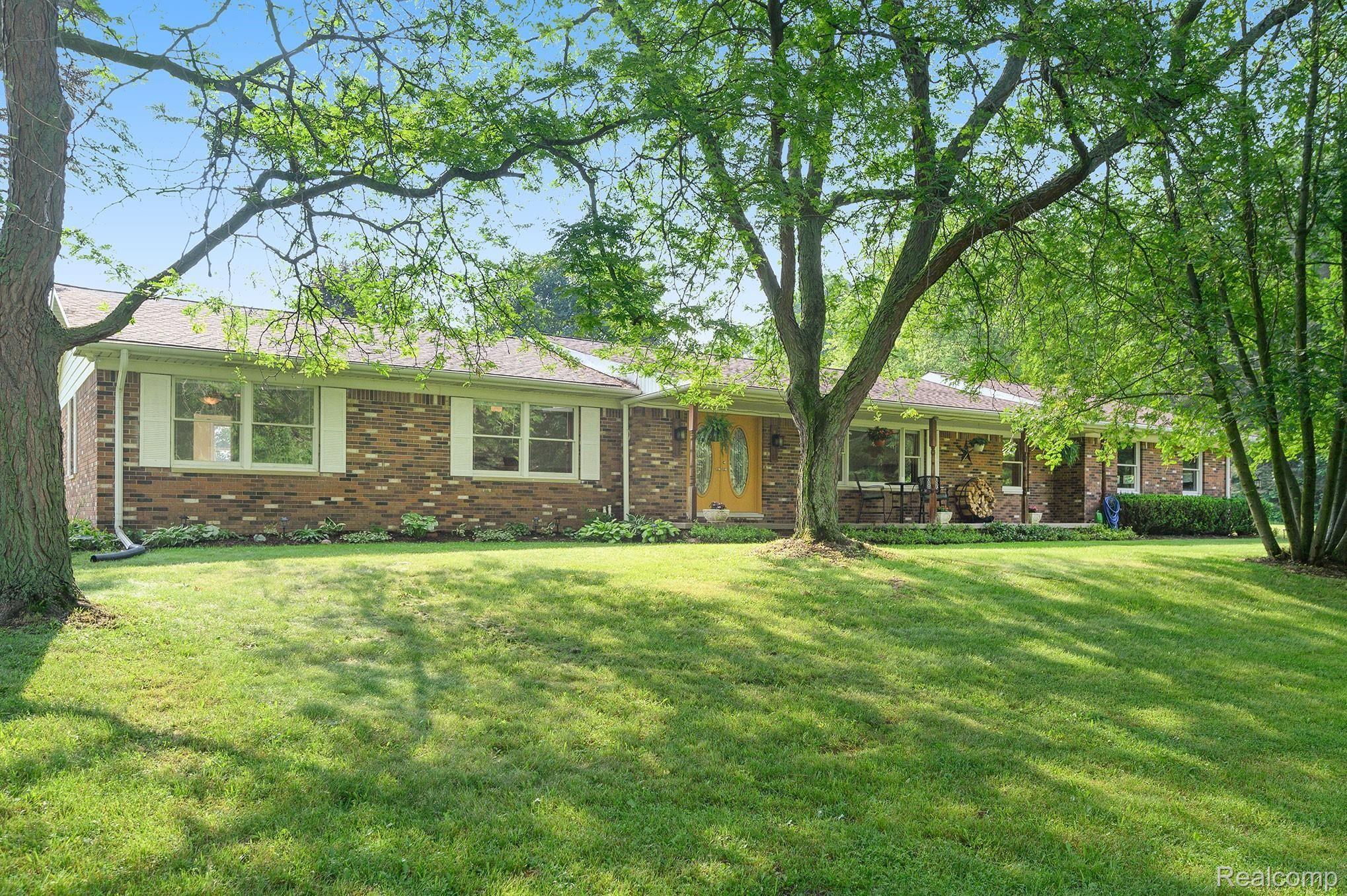 5440 Green Road Fenton, MI 48430 - Photo 1 of 44 Front Left View of Home.jpg