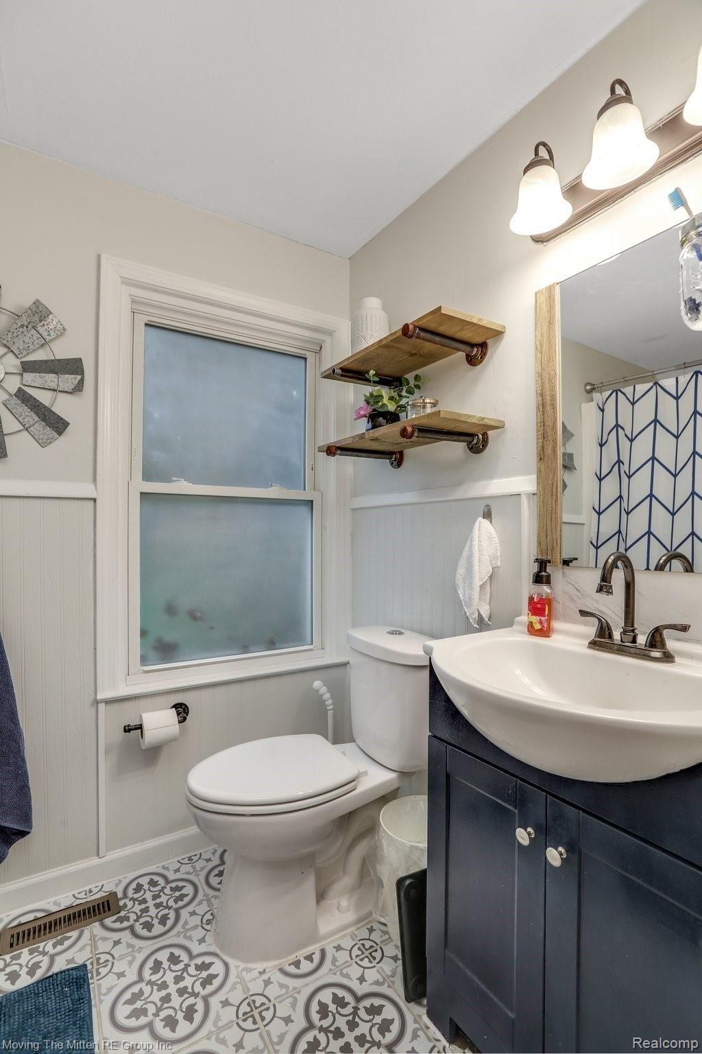 14117 Sheldon Road Belleville, MI 48111 - Photo 6 of 31 m6.jpg