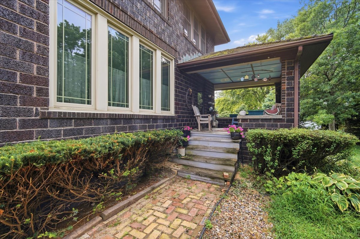 2322 Washington Road Bloomington, IL 61705 - Photo 4 of 32 Gallery Image 4