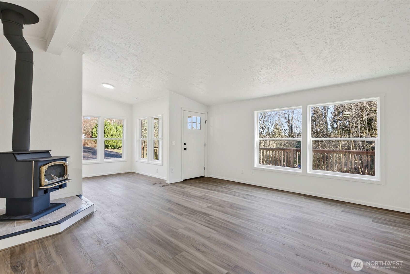 152 Crow Butte Road Longview, WA 98632 - Photo 4 of 39 Gallery Image 4