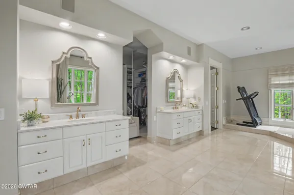 $1,999,000 | 9 Windwood Drive, Jackson, TN 38305