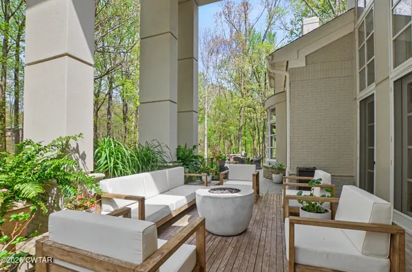 $1,999,000 | 9 Windwood Drive, Jackson, TN 38305