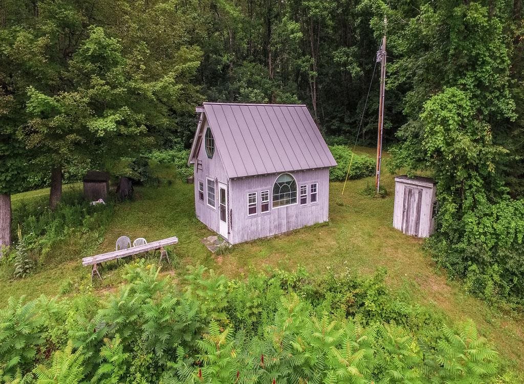 2084 West Hill Road Wallingford, VT 05773 - Photo 2 of 40 Gallery Image 2