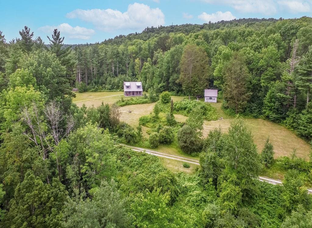 2084 West Hill Road Wallingford, VT 05773 - Photo 4 of 40 Gallery Image 4