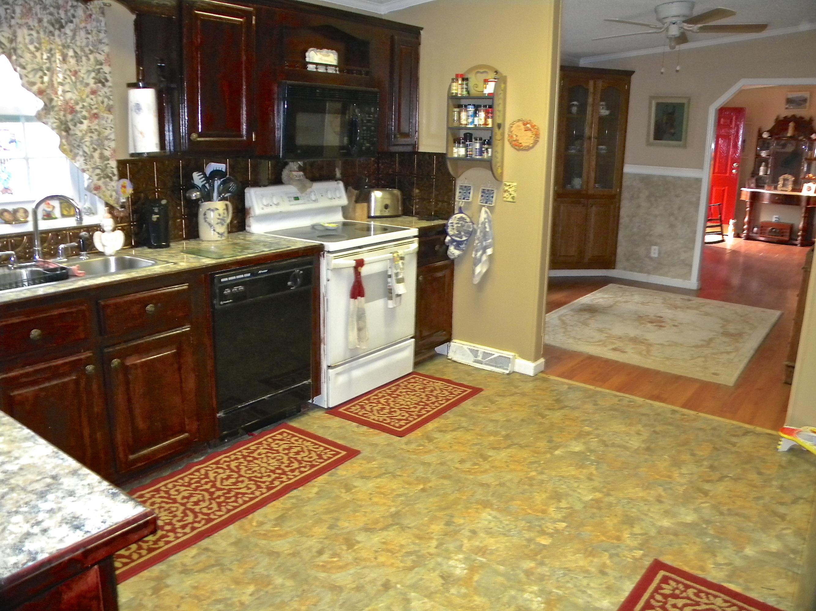 135 Griffith Point Kingston, TN 37763 - Photo 11 of 40 2014-04-08 02
