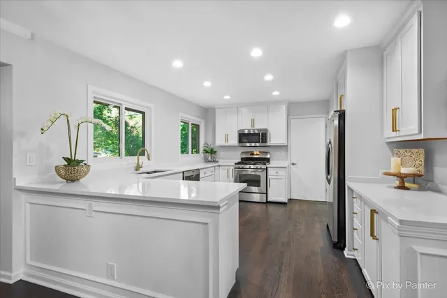 $489,500 | 70 Ela Road, Inverness, IL 60067