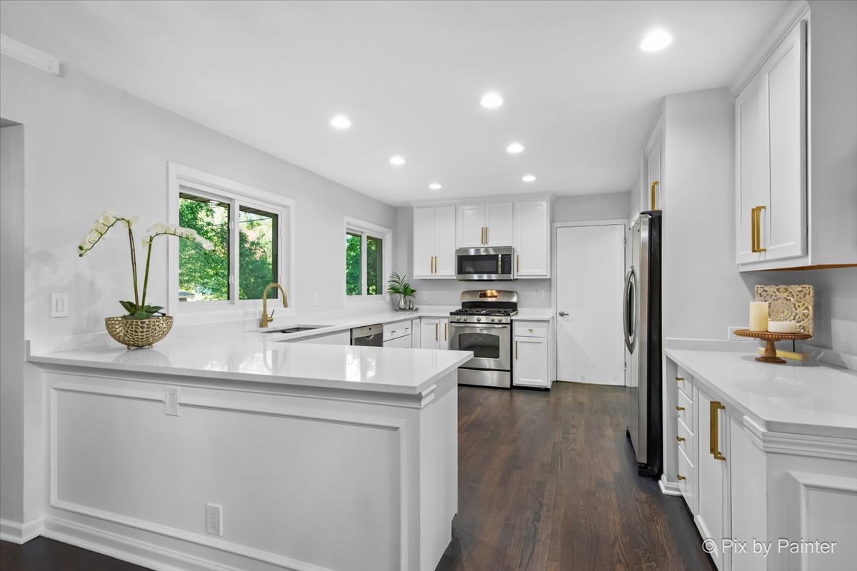 70 Ela Road Inverness, IL 60067 - Photo 11 of 44