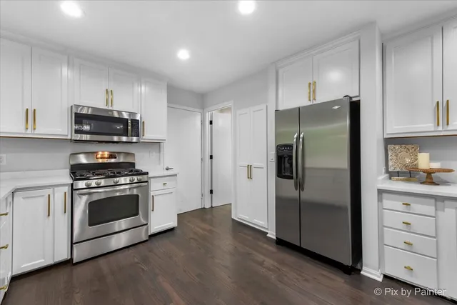 $489,500 | 70 Ela Road, Inverness, IL 60067