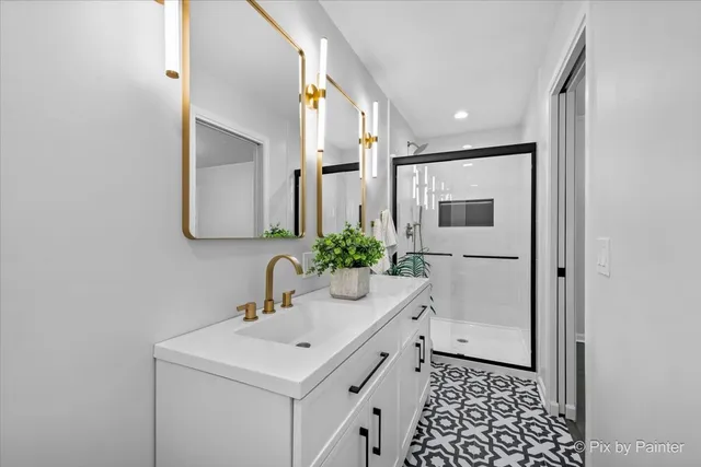 $489,500 | 70 Ela Road, Inverness, IL 60067