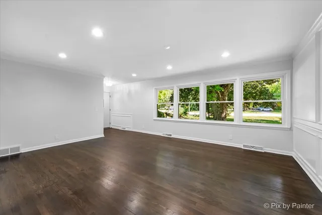 $489,500 | 70 Ela Road, Inverness, IL 60067