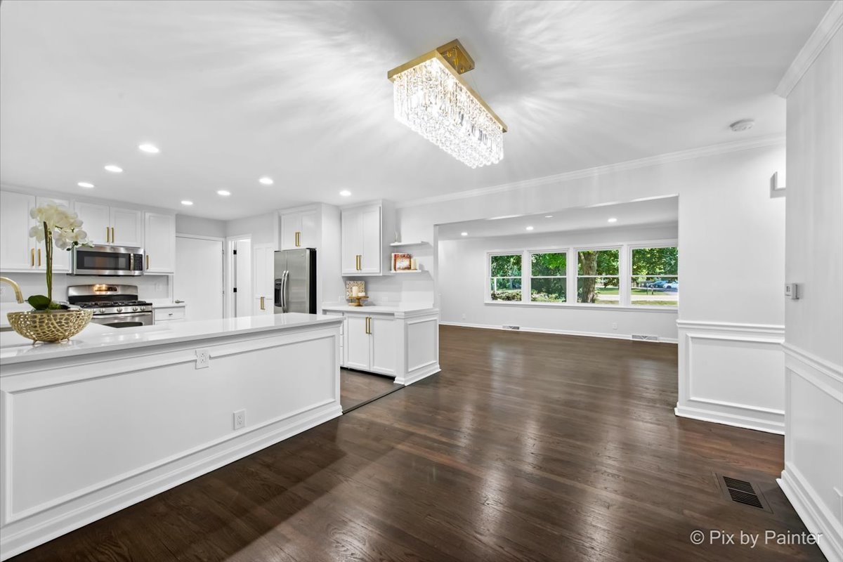 70 Ela Road Inverness, IL 60067 - Photo 10 of 44