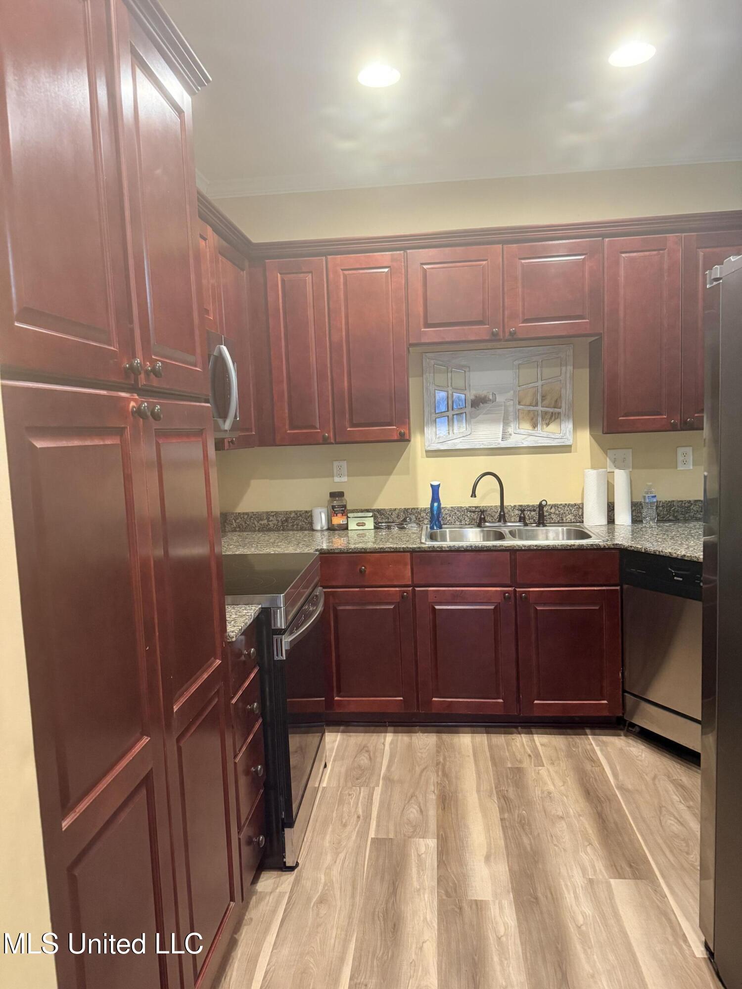 185 St Jude Street, Unit 2 Biloxi, MS 39530 - Photo 7 of 17 IMG_3358