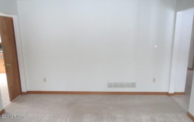 83 Oakenshield Drive Bushkill, PA 18371 - Photo 10 of 12