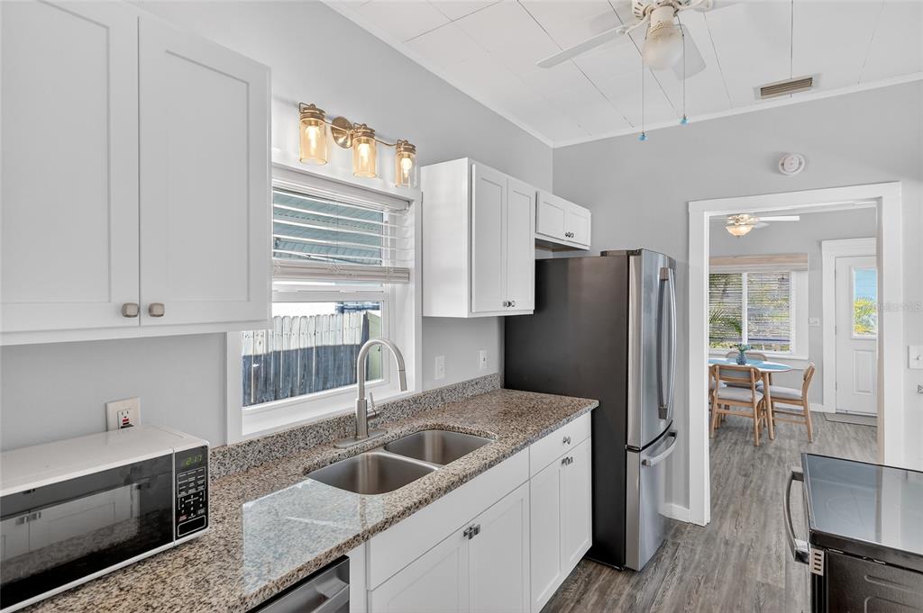 520 Spring Avenue, Unit C Anna Maria, FL 34216 - Photo 12 of 35